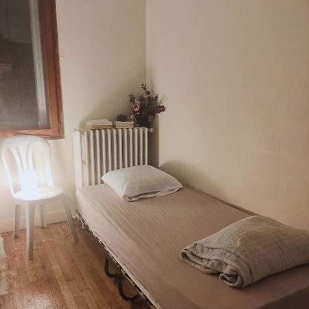 Room Near Paris Saint-Denis  Extérieur photo